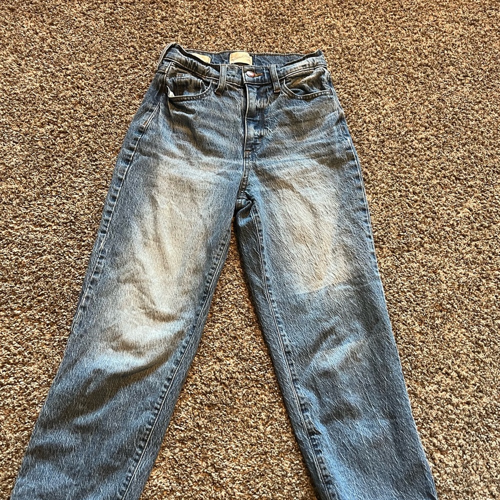 Universal Thread Blue Straight Leg Jeans